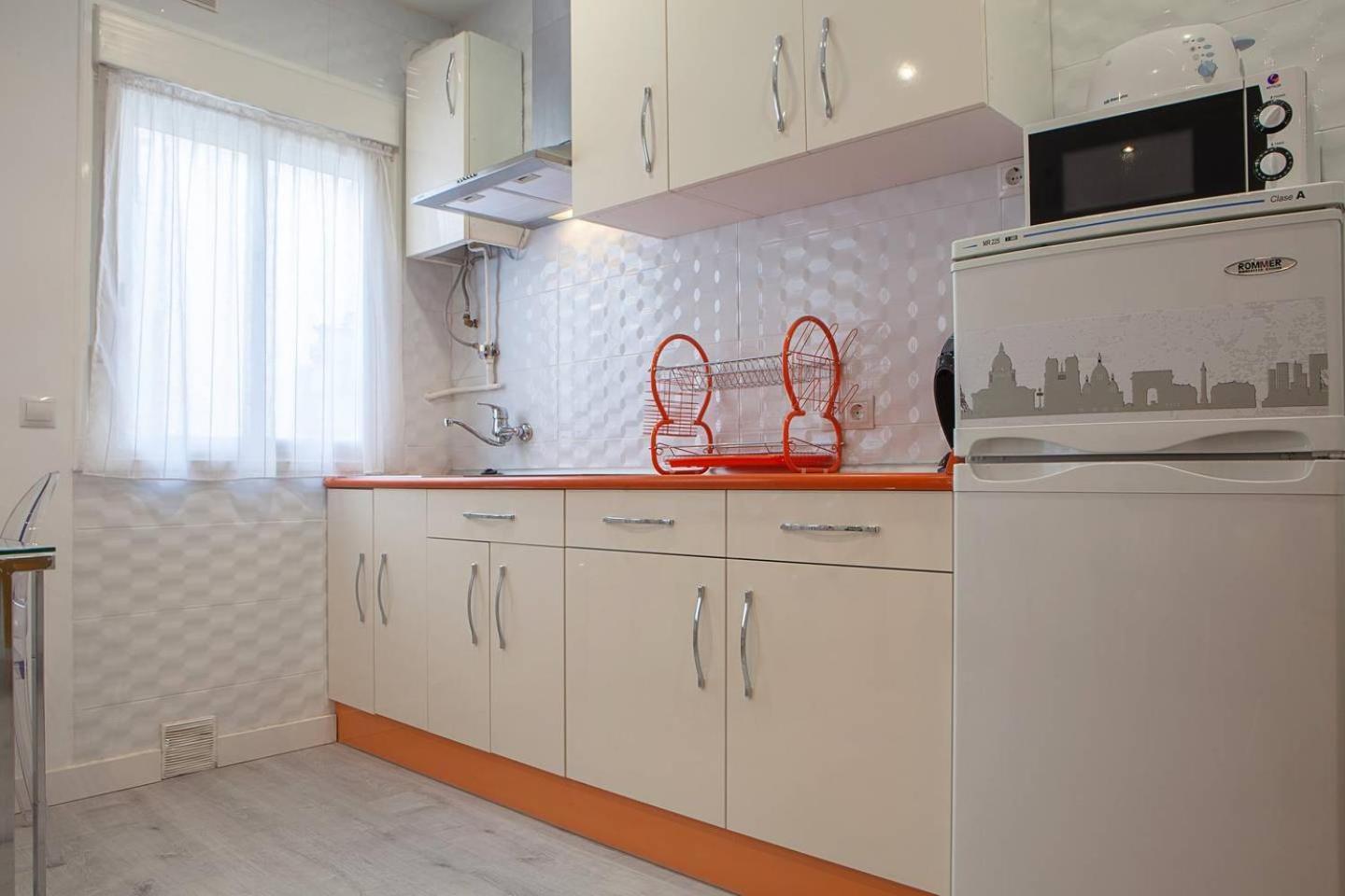 Chic 1 Bedroom Apartment Next To El Prado Мадрид Екстер'єр фото